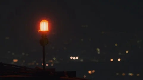 Indicator red light blink on the top of high building tower for Safety zone Vídeos de archivo 121731094