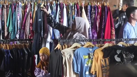 Indonesia braces for export losses as US tariffs take effect, INDONESIA, ID - 04 Video stock 305840160