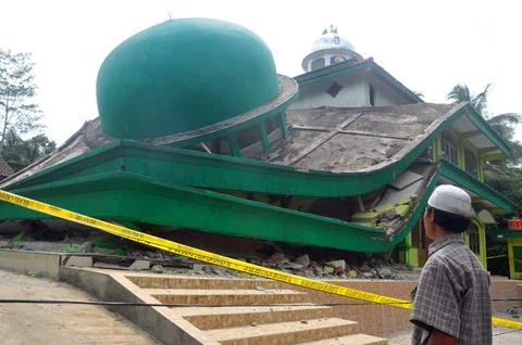 Indonesia Earthquake Java Island - Jan 2014 Fotos Stock