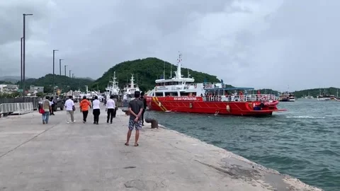 Indonesia extends search for missing Spanish child after shipwreck in Komodo unt Stock Footage 325887294
