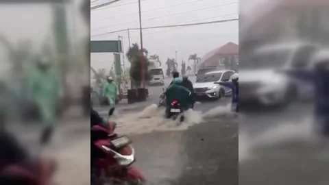 Indonesia: Floods Devastate Wonosobo, Central Java Stock Footage 294354107