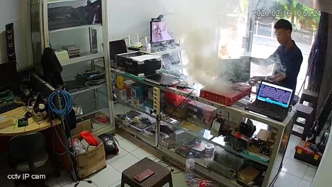 Indonesia: Laptop explodes inside shop in South Tangerang, Java, Indonesi... 스톡 동영상 329645437