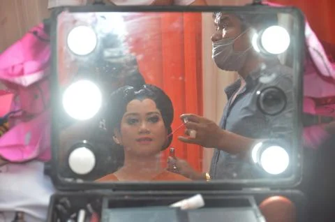 Indonesian brides make up Фото