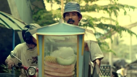 INDONESIAN MAN IN SLOW MOTION 스톡 동영상 75333053