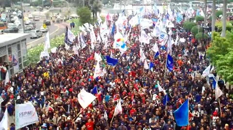 Indonesian workers demonstrate Stock-Footage 12626626