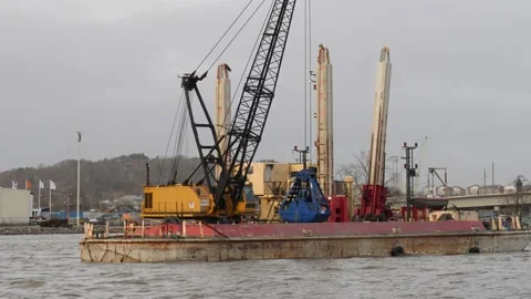 Industrial Barge Doing Maintenance Dredging, Emptying bucket, In Gothenburg 스톡 동영상 173369674