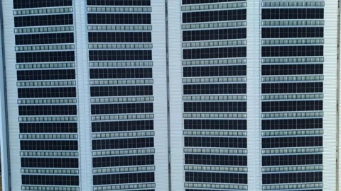 Industrial distribution centres and loading bays, HGV logistics and industry UK Stockbeeldmateriaal 327725827