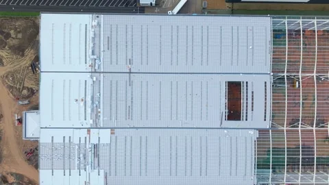 Industrial distribution centres and loading bays, HGV logistics and industry UK Stockbeeldmateriaal 327726465