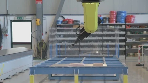 Industrial Factory. Multi-axis head with rotating spindle in demo phase. Video stock 126353012