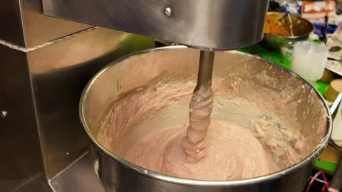 Industrial Mixing of Meat Paste in Machine Bowl Food Production Process, 4K Vídeo Stock 331984200