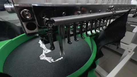 Industrial Multi-Needle Embroidery Machine Head Rapidly Stitching White Des.. 스톡 동영상 332205887