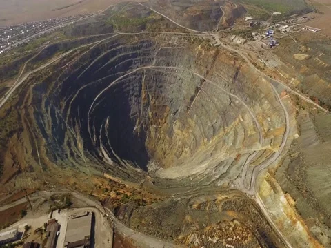 Industrial of opencast mining quarry without lots of machinery at work Vidéo 81695207