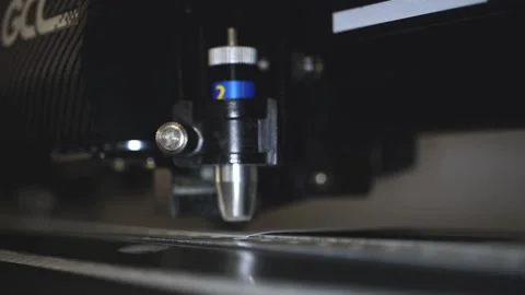 Industrial plotter for cuttering paper in print shop. Modern commercial Vídeos de archivo 168183084