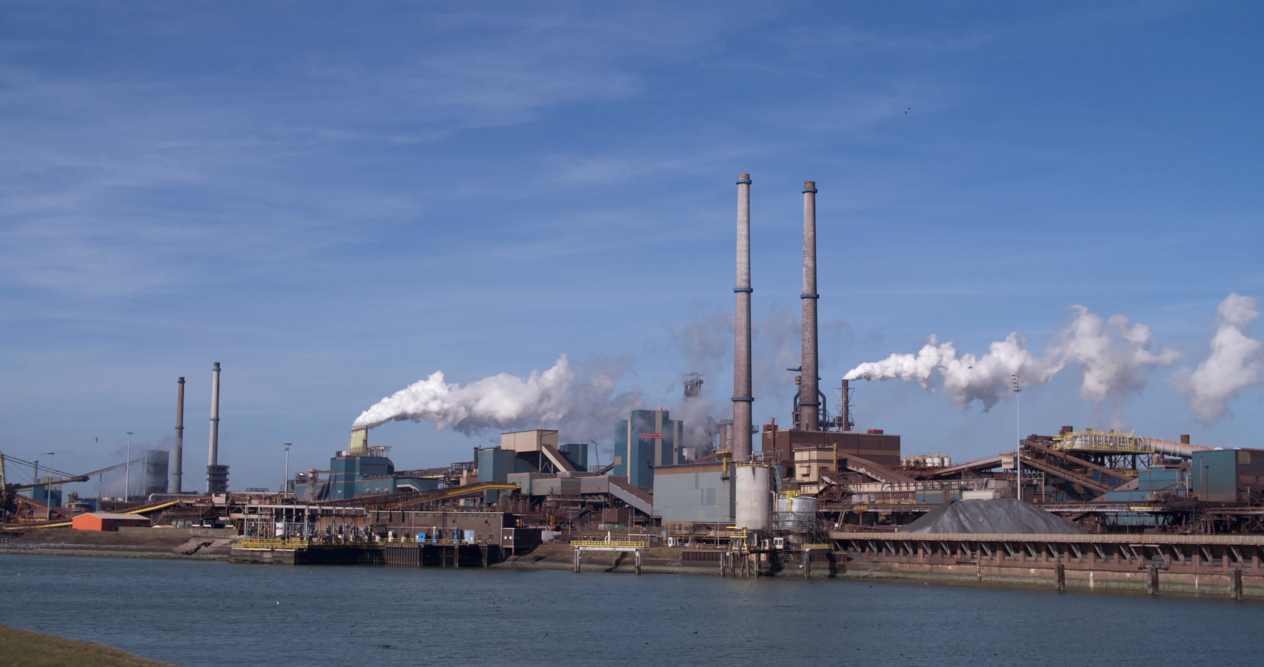 Ijmuiden tata steel plant hi-res stock photography and images