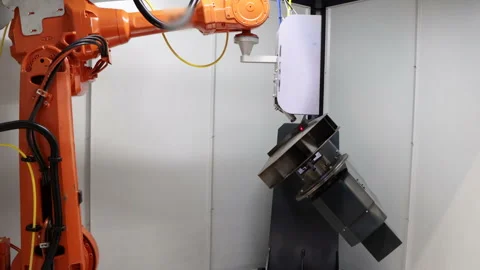 Industrial robot automation arm doing metal welding Vídeos de archivo 259753386