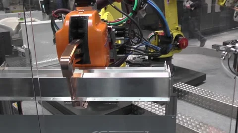 Industrial Robot demonstrating automated Welding 스톡 동영상 56488366