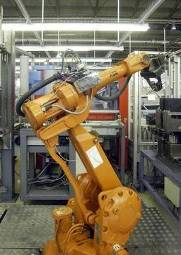  Industrial robots in use through artificial intelligence for the industry... Foto stock
