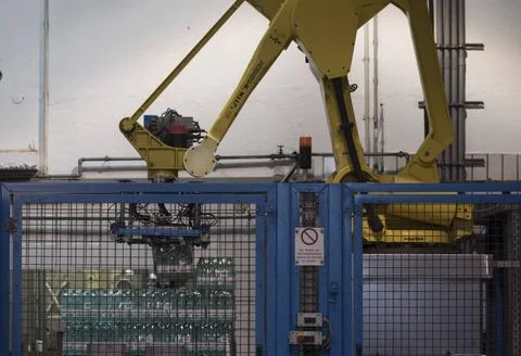  Industrial robots in use through artificial intelligence for the industry... Foto stock