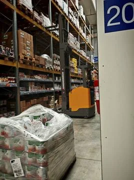  Industrial robots in use through artificial intelligence for the industry... 스톡 사진