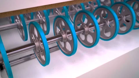 Industrial roller conveyor system rotating in a continuous loop Vidéo 341555455