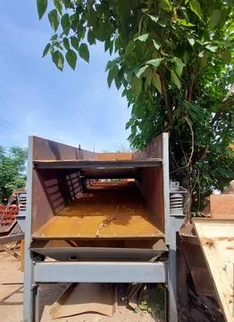Industrial Vibrating Screen Machine for Aggregate Sorting and Mineral Processing Stock-Fotos