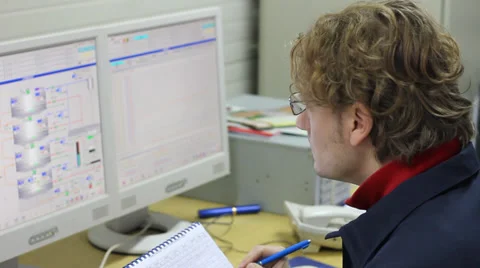 Industrial worker in control room Video stock 29932842