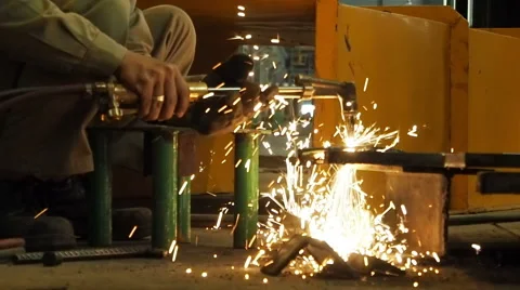 Industrial worker cutting steel by using metal torch, Stock Footage 48229911