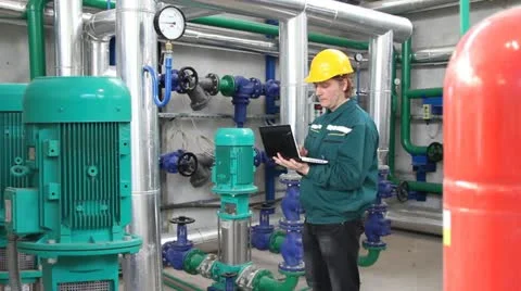 Industrial worker with notebook Video stock 10900833