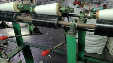 Industrial Yarn Winding Machine Spinning Thread onto Spools 库存影片 337546447