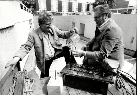 Industry Engineering 1979 Iorwerth Thomas (left) Creator Of The 'aquapet' Engine 库存照片