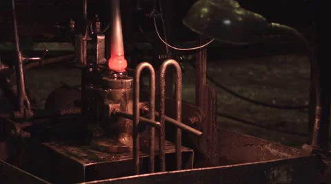 A industry of making glass. Modulating the glass. Видео 63173734