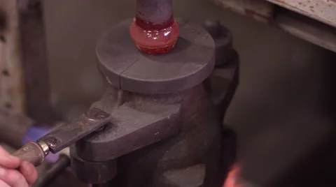 A industry of making glass. Modulating the glass. 스톡 동영상 63173903