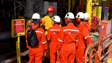Industry Safety Briefing. Stock Footage 129701295