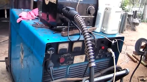 Industry, Worker Welding, Orient Machine Welding, Harvey IL Vídeo Stock 247622556