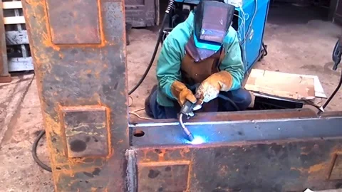 Industry, Worker Welding, Orient Machine Welding, Harvey IL 스톡 동영상 247622597