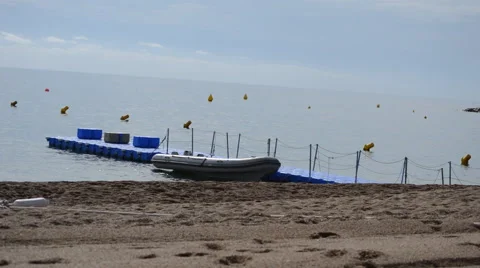 Inflatable Boat on a Beach Vídeo Stock 42693448