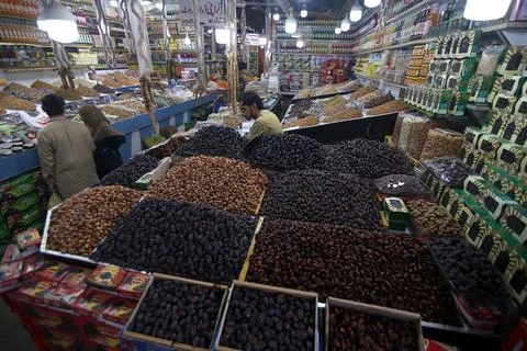 Inflation data ahead of the holy fasting month of Ramadan in Karachi, Pakistan - Stock Photos