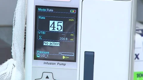 Infusion Pump Operating During Veterinary Treatment Vídeos de archivo 343881843