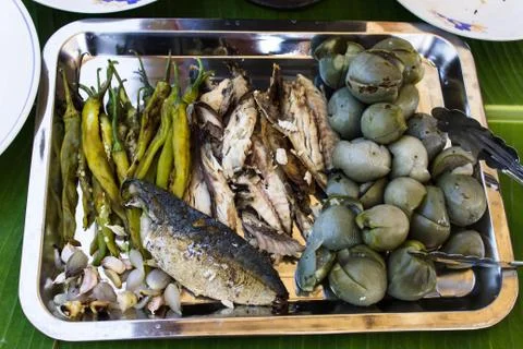 Ingredient before  shrimp paste dip with fish &amp; fresh vegetables .thai cuisin Foto stock