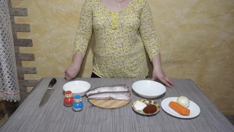 Ingredients for cooking fish dish on the kitchen table. 库存影片 334646832