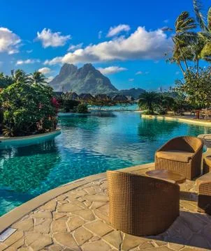 Inifinity pool Bora Bora 스톡 사진