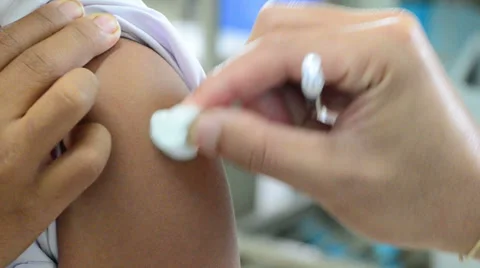 Injection vaccine in subcutaneous. Stock-Footage 30481702
