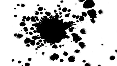 Inks fast flow from center on wet paper 03 Vídeo Stock 70564877