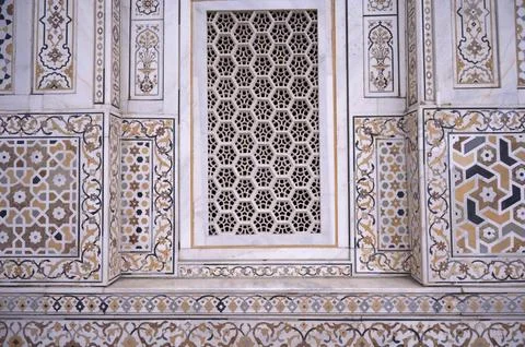 Inlay work (tile work) on the outer wall of the Tomb of I'tim?d-ud-Daulah, .. Foto stock