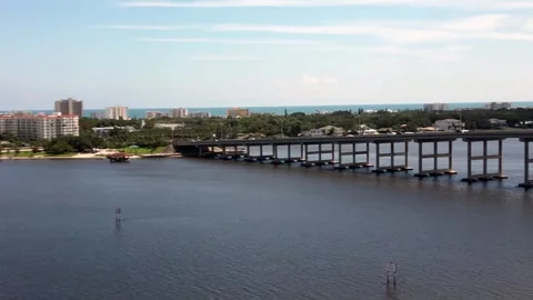 Inlet bridge pan right Vídeo Stock 250182973