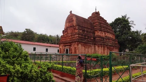 Inner View of Kumaraswami and Parvati Temple at the Krauncha Giri or hill Vídeo Stock 114347626
