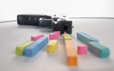 An Innovative and Creative Artistic Representation of a Gun Using Various C.. Foto stock