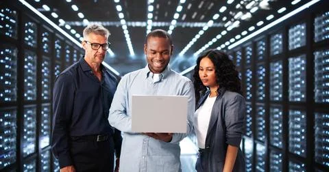 Innovative Engineer Implements Cloud Technology For Digital Transformation Pr Foto stock