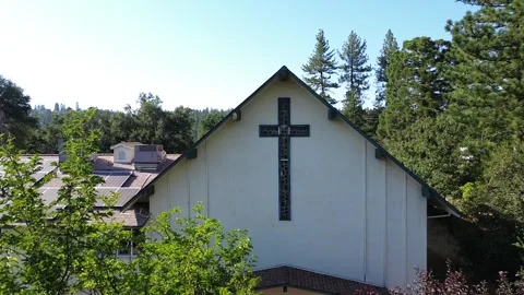 Insert of Church surrounded by trees Video stock 305808218