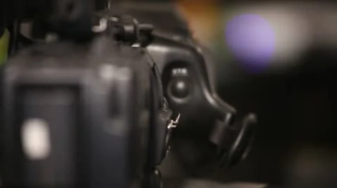 Inserting audio jack 库存影片 20911828